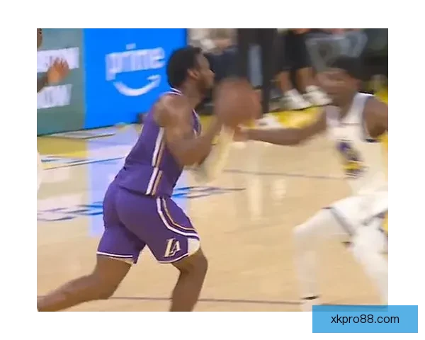 NBA历史首例父子同场助攻 布朗尼接詹姆斯传球命中三分